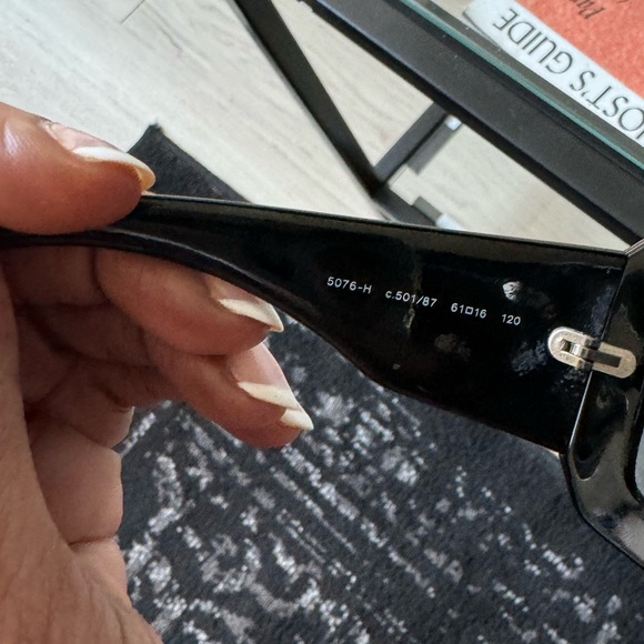 Authentic Chanel Sunglasses Pearlized CC - Picture 5 of 9